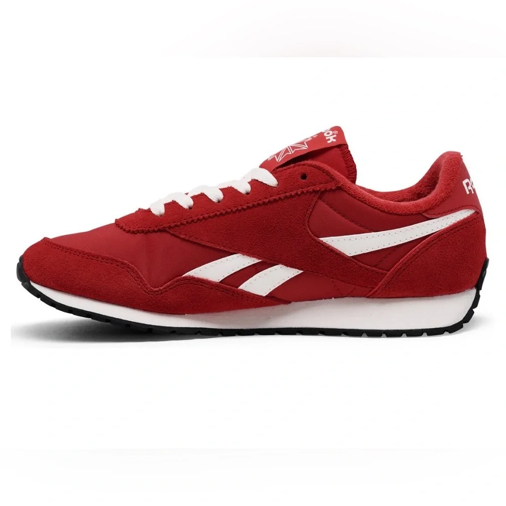 NWT Reebok Red & White Low-Top women’s Sneaker 9 - Picture 2 of 4